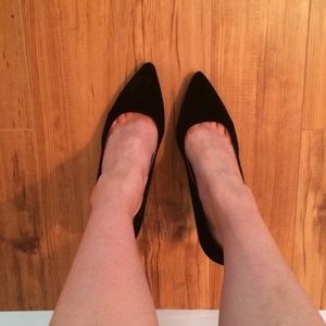 Black Suede Pointed Pumps