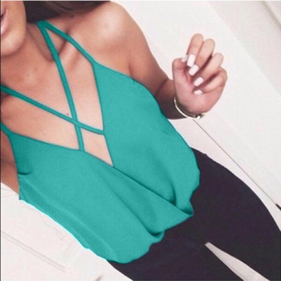 NWT Crisscross layered top -Teal