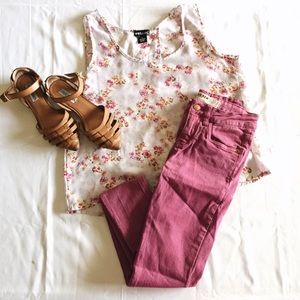 Cute summer colored pants.