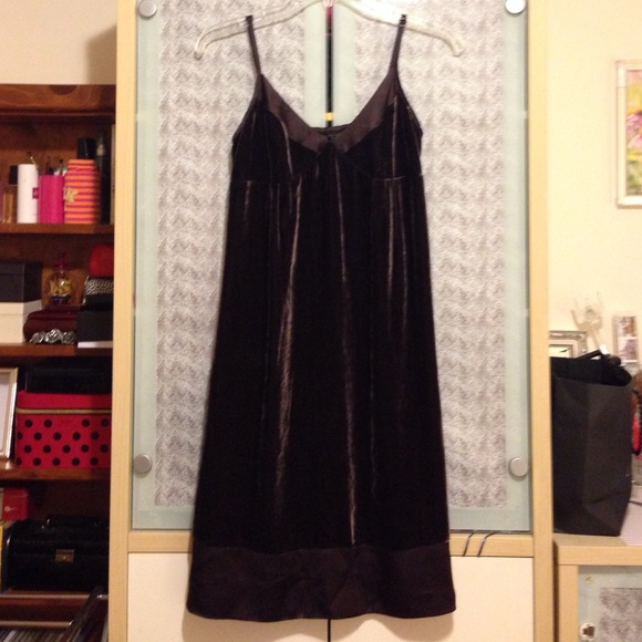 Dresses & Skirts - 💖5 for $25 Brown velvet dress