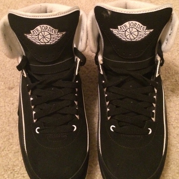 Jordan's, size 7Y or 8.5 women's - Picture 3 of 3