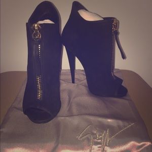 Giuseppe Zanotti Suede Bootie