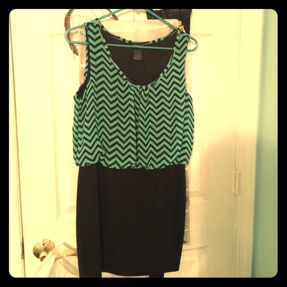 Perfect dress for business or pleasure!