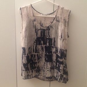 Classy kenneth cole gray and black top