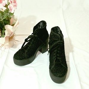 Bakers  Chunky heel /*Neary new*