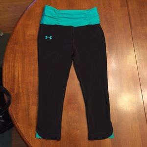 Under Armour cropped running pants