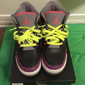 Air Jordan Retro 3 atomic size 7