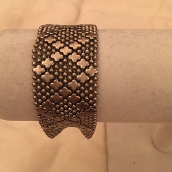 Silver mesh decorative bracelet