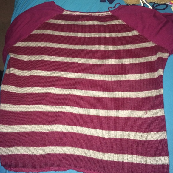 Maroon, long sleeved sweater - Picture 2 of 2