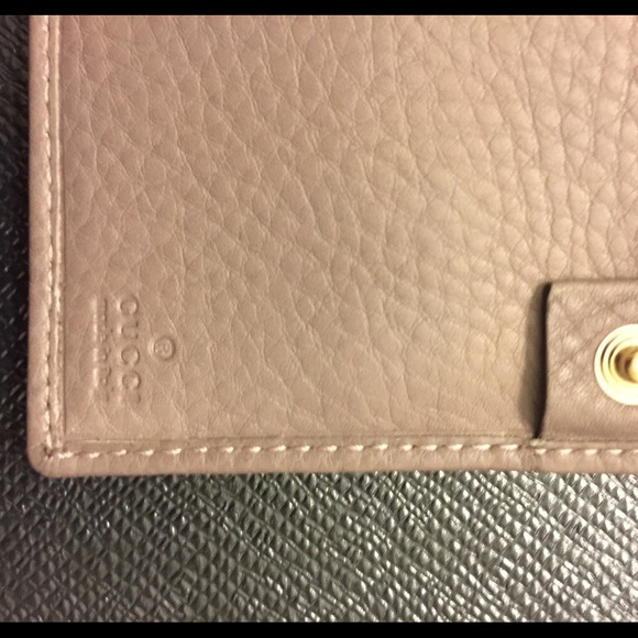 Gucci wallet (peach color) - Picture 3 of 4