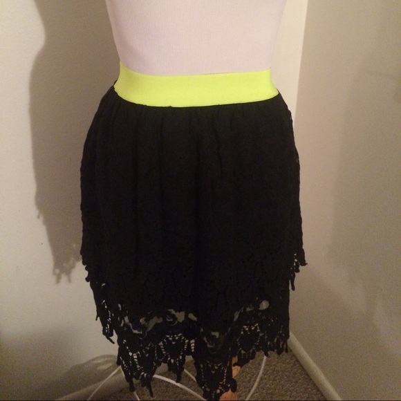 Double layers black lace midi skirt