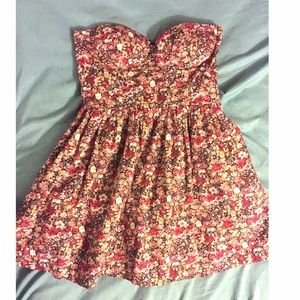 Cute brown and flowery Strapless skater dress 👗