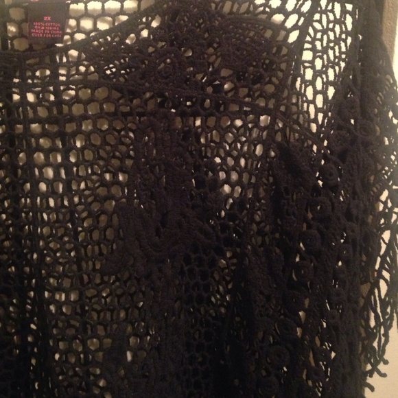 Crochet black top - Picture 3 of 3