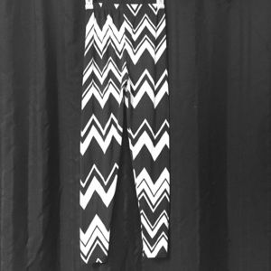 Chevronish leggings