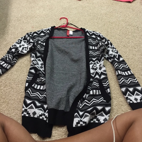 Long sleeve pattern sweater