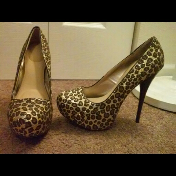 Black and gold glittery cheetah print heels