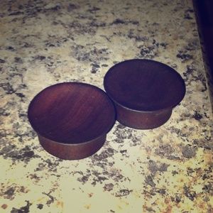 1" plugs