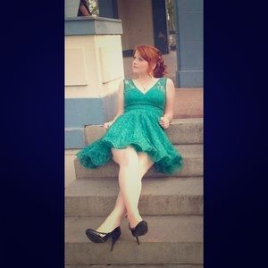 Darling, Please dress in Jade