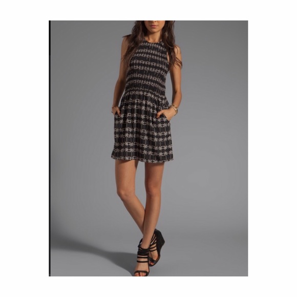 DV by Dolce Vita Dresses & Skirts - DV by Dolce Vita Maria Claire Palm Print Dress