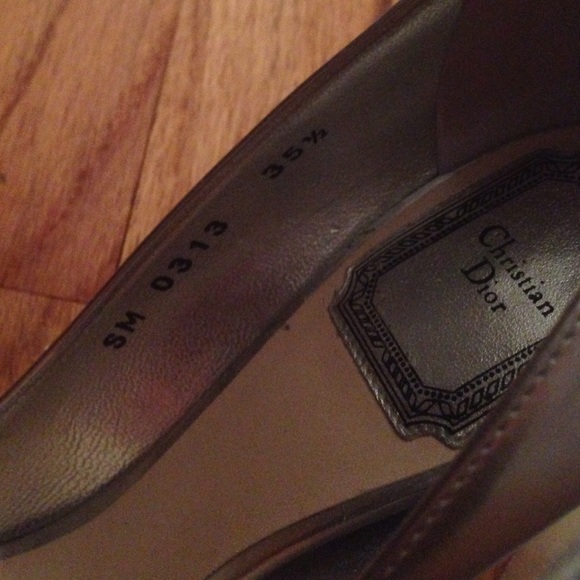 Christian Dior Cherie Pewter Polished Leather Pump - Picture 2 of 7