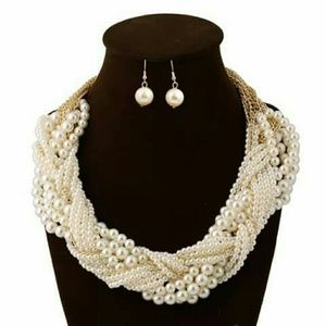 Pearl Necklace Set