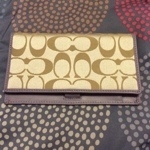 Coach checkbook