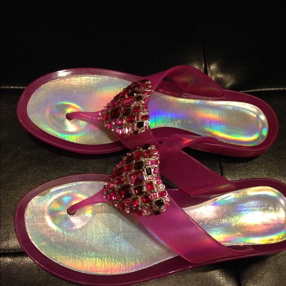 BCBG Flip Flop - Picture 2 of 2