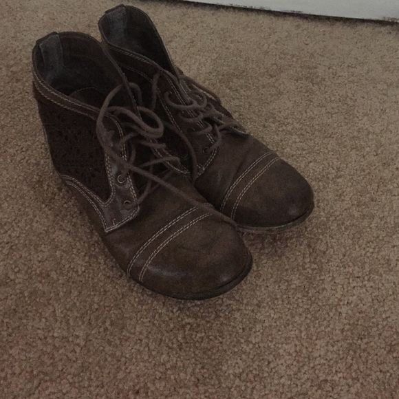 Brown leather with lace short booties