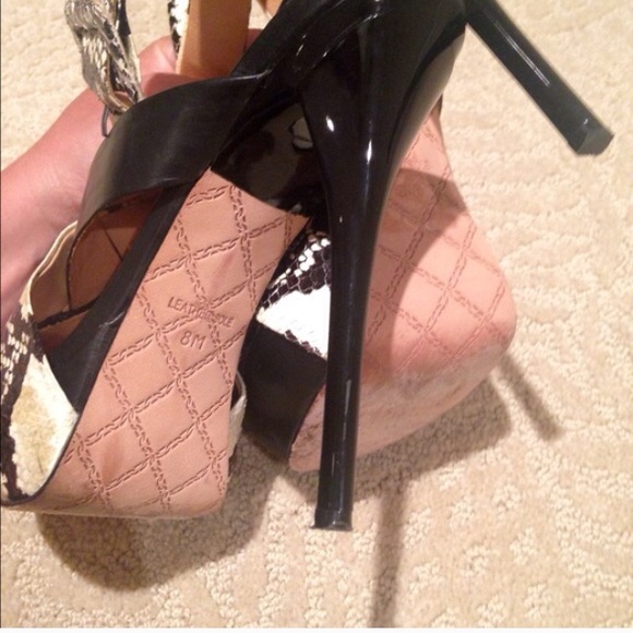 L.A.M.B 695$ "REAL" SNAKESKIN HEELS! 8 - Picture 2 of 4