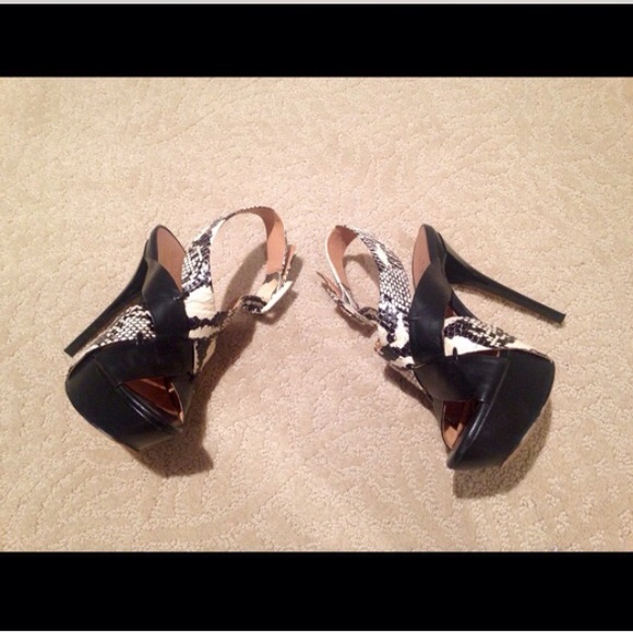 L.A.M.B 695$ "REAL" SNAKESKIN HEELS! 8 - Picture 4 of 4