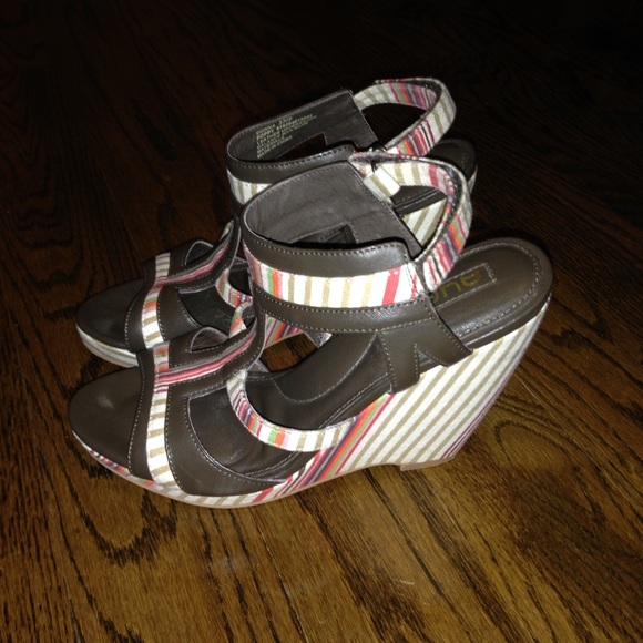 Auri Shoes in great condition - Picture 1 of 2