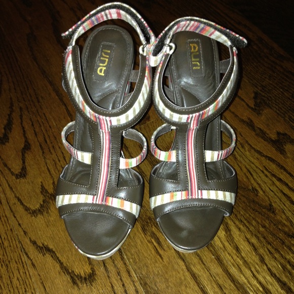 Auri Shoes in great condition - Picture 2 of 2
