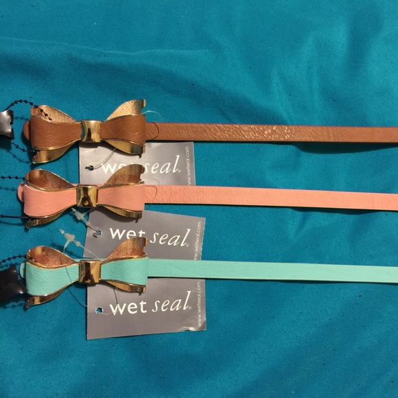 3 L Wet Seal Bow Belts - Picture 1 of 1
