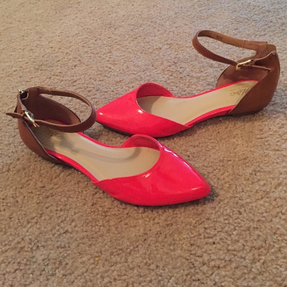Red pointy toe flats!!!!!