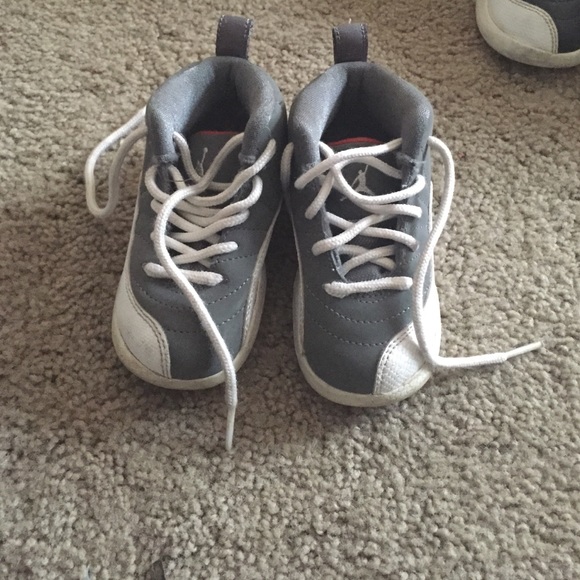 Jordan 12 - Picture 2 of 2