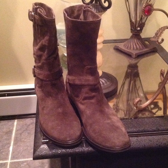 PURCHASENOW!!! PRADA CHOCOLATE BROWN SUEDE BOOTS