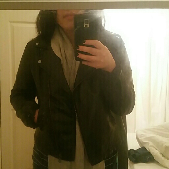 Uniqlo leather jacket l👉 SALE👈