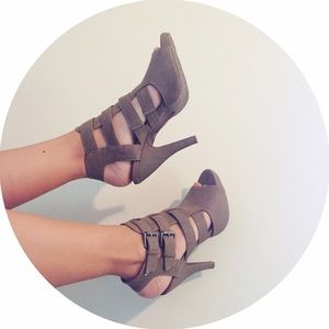 Cage heels