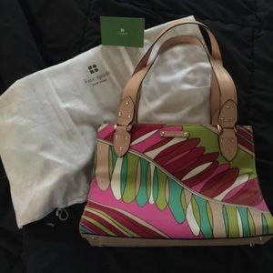 Like new Kate Spade shoulder tote