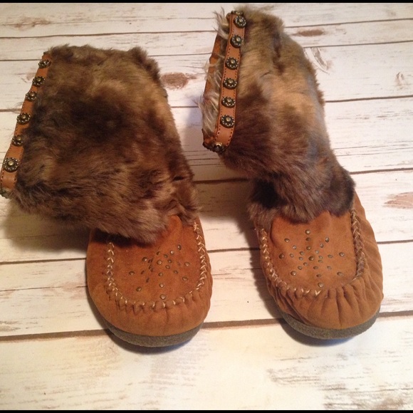 Shoes - Fur Moccasin boots NEW!
