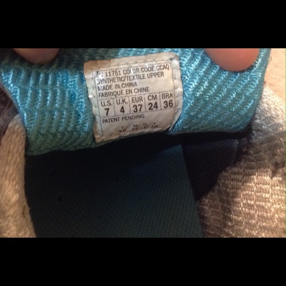 ⛔️SOLD⛔️Tune ups Sketchers - Picture 3 of 3