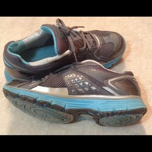 ⛔️SOLD⛔️Tune ups Sketchers