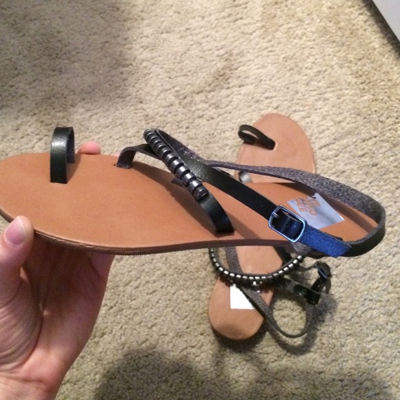 Flats from Urban Outfitters - Picture 2 of 4