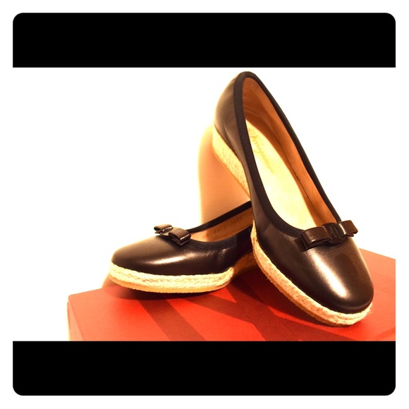 SALVATORE FERRAGAMO My Jolie Wedges 99% new & box