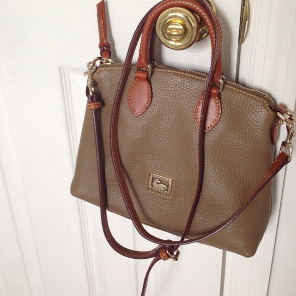 Dooney and Bourke Handbags - DOONEY & BOURKE HANDBAG