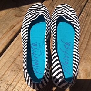 NWOT Blowfish Malibu Black and White Ballet Flats