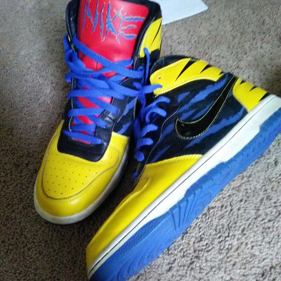 nike wolverine shoes