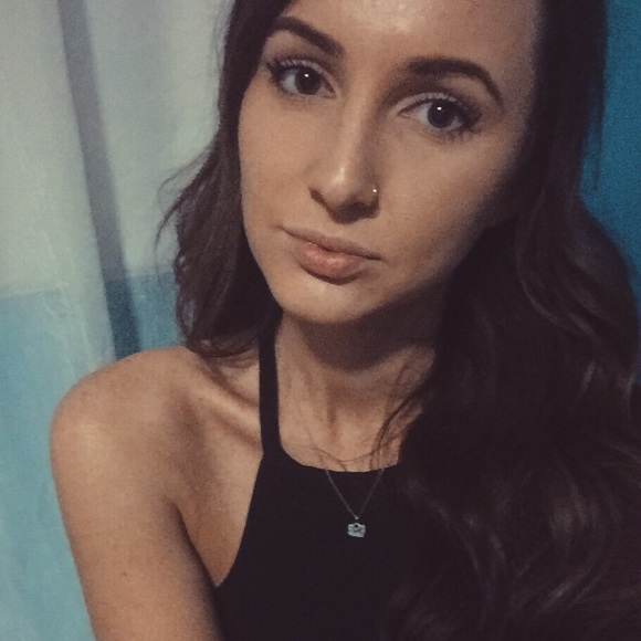 meet your seller 😋 - Picture 1 of 4