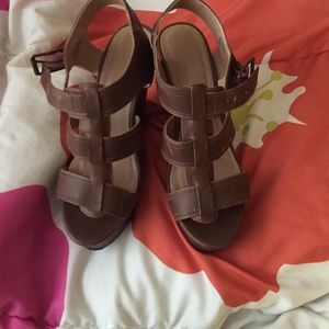 Candie's Brown Wedges!