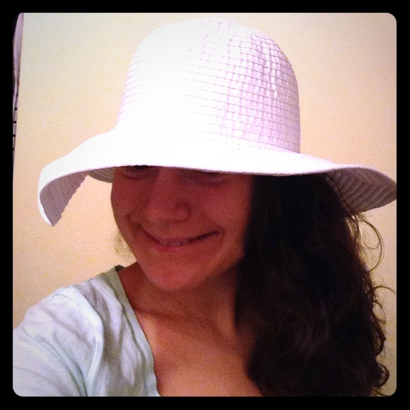 White sun hat